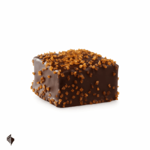 Choco Mousse Cube Orange Dark – βελγικό σοκολατάκι υγείας με γέμιση πορτοκαλιού και διακόσμηση πορτοκαλί ζάχαρης.